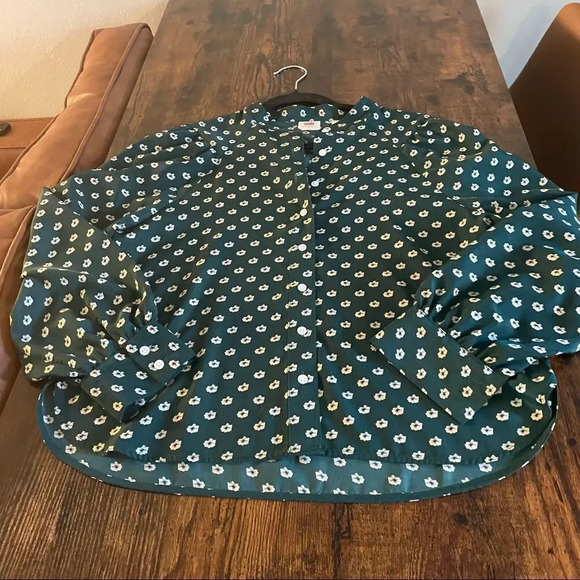 Levi’s long sleeve green white flower print button up shirt - Picture 11 of 12